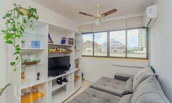 Imagem 3: Imóvel para venda tem 54 metros quadrados com 2 quartos em Santana - Porto Alegre - RS