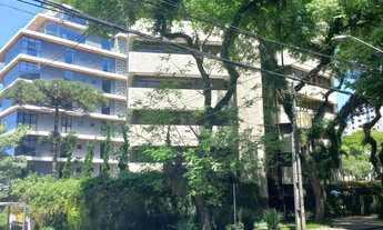 Imagem: Amplo Apartamento no Cabral - Um por Andar