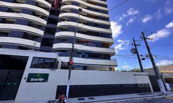 Imagem 2: Luxuoso Apartamento de 3 Suítes à Venda no Farol, Maceió