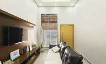 Imagem 5: Casa com planejados no Jardim Itália, pé-direito duplo e área gourmet