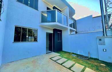 Imagem: Casa com 3 Quartos e 3 banheiros à Venda