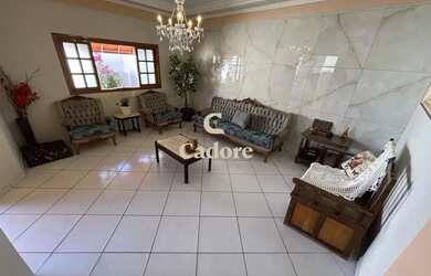 Imagem 3: Casa à venda com 4/4 sendo 4 suítes com armários e garagem para 04 carros