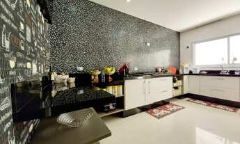 Imagem 7: Casa no condomínio arujá 5 para venda tem 300 metros quadrados com 3 quartos