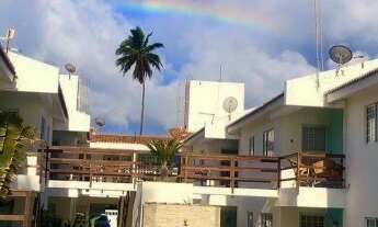 Imagem: Pé na areia com piscina e lazer completo