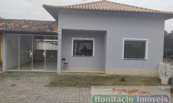 Imagem 2: Casa para Venda em Saquarema, Morro da Cruz, 2 dormitórios, 1 suíte, 3 banheiros, 1 vaga