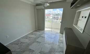 Imagem 2: SALDO EM 100x! APARTAMENTO SEMI-MOBILIADO 02 DORMITÓRIOS E 01 VAGA DE GARAGEM NO CENTRO DE