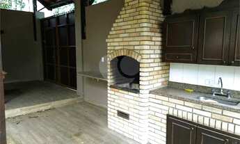 Imagem 4: Belíssima casa com quatro suítes, espaço gourmet e piscina