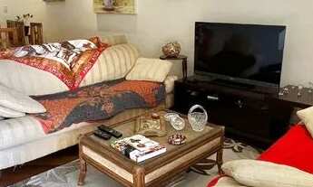 Imagem 3: Apartamento para aluguel tem 220 metros quadrados com 4 quartos