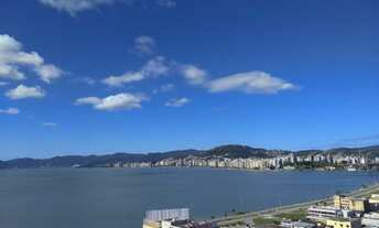 Imagem 2: Cobertura para venda com 348 metros quadrados com 3 quartos em Estreito - Florianópolis