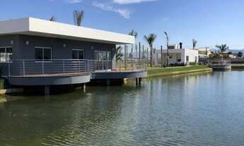 Imagem 5: Casa de condomínio para venda com 228 metros quadrados de fundo para o lago