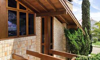 Imagem 7: Casa para aluguel possui 700 metros quadrados com 4 quartos