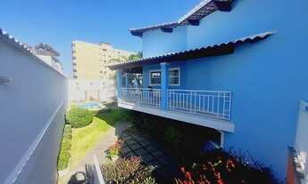 Imagem 2: Condomínio Pedras Douradas. Maravilhosa casa linear, em centro de terreno