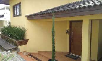 Imagem: Casa de 3 dormitórios no condomínio Arujá