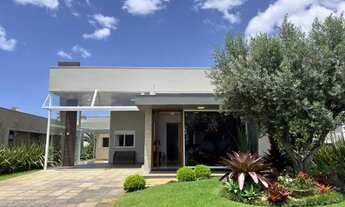 Imagem 3: Elegance Imóveis: Belíssima casa mobiliada e decorada com 4 dormitórios suítes