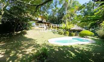 Imagem 2: Casa para venda tem 368 metros quadrados com 4 quartos em Vila Lisboa - Carapicuíba - SP