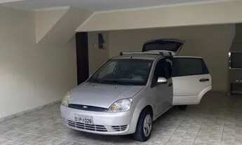 Imagem: Casa à venda com 143m², 3 quartos e 4