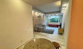 Imagem 4: Apartamento de 2 quartos, silencioso, super agradável, com janelão com vista para uma bela