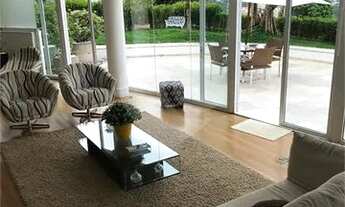 Imagem: Linda Mansão ao pé da Serra da Cantareira