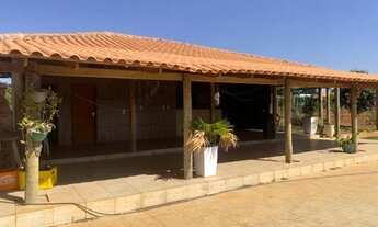 Imagem 3: Chácara Condomínio Sítios Camargo, 2100m², 1Q, Área Gourmet, Piscina Aquec, Aragoiania