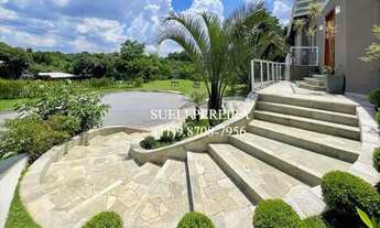 Imagem 6: Casa de condomínio para venda tem 355 metros quadrados com 4 quartos