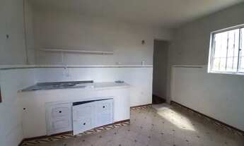 Imagem 4: Apto padrão de 2/4, na Tv. Castelo Branco