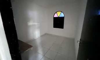 Imagem 4: Casa à Venda - Oportunidade Imperdível! Próx a ponto de ônibus, supermercado e farmácia