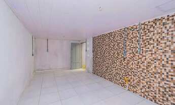 Imagem 4: Casa com 2 dormitórios disponível para aluguel no Centro de Pelotas RS, bem localizada, co