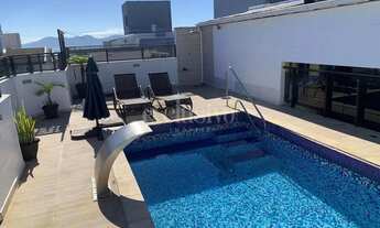 Imagem 3: Cobertura com piscina privativa a uma quadra da beira-mar continental