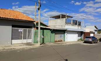Imagem 3: UR49 - Vendo casa 2 dorm. 2 banh. no Jardim Adonai, varanda, churrasqueira, garagem
