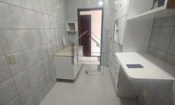 Imagem 2: Viva com luz natural e localização imbatível na Agronômica a 1 quadra da Beira-Mar