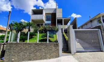 Imagem: Casa Aconchegante com Espaços Amplos e