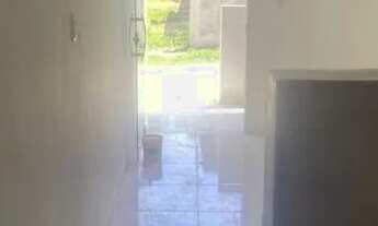 Imagem 2: Casa grade de frete pra rua?! um banheiro !! Quintal