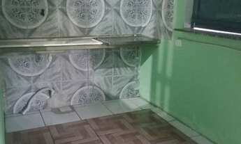 Imagem 2: Alugo kitnet espaçosa em Trindade/ ótima localização