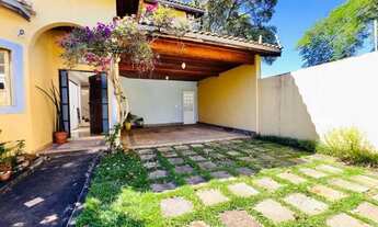 Imagem 4: Uma casa acolhedora, projetada para oferecer conforto com ambientes espaçosos e bem distri