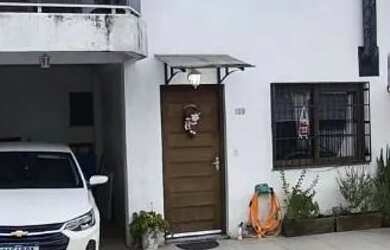 Imagem: Vendo sobrado próximo ao lago tarumã em