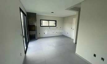 Imagem 3: Sobrado moderno de esquina à venda no Bairro Vila Verde, pensado para oferecer conforto, s