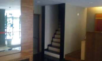 Imagem 2: JARDINS ensolarado e esquina com Lorena