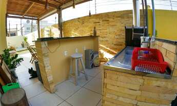 Imagem 6: Casa Duplex com Piscina e Área Gourmet