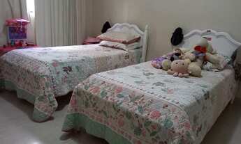 Imagem 5: Casa de condomínio para venda possui 222 metros quadrados com 4 quartos