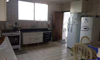 Imagem 7: Sobrado no Campo Grande com 150m², 3 dorm, 2 banheiros e 2 vagas (J