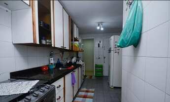 Imagem 2: Apartamento para venda possui 80 metros quadrados com 2 quartos em Icaraí - Niterói - RJ