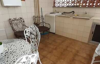 Imagem 3: Casa frente de rua, 2 andares, vaga na porta, 200 m² com 3 quartos, amplo quintal, em Pie