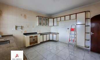 Imagem 2: Sobrado para venda tem 289 metros quadrados com 3 quartos em Centro - Diadema - SP