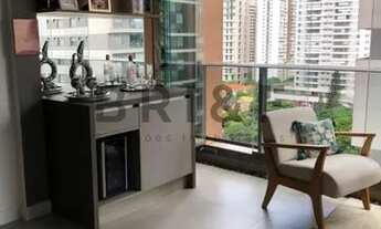 Imagem 3: Apartamento mobiliado com sala ampliada e sol de manhã ao final da tarde, 1 dorm e sala am