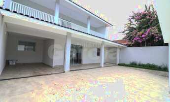 Imagem: Sobrado novo com 5 dormitórios (2 suítes)