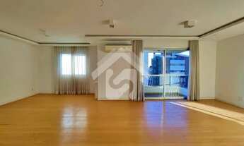 Imagem 3: Cobertura duplex ao lado do Clube Pinheiros com terraço e lareira