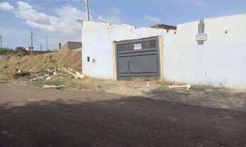 Imagem 2: Terreno murado e com portão no Parque Granja Cecilia