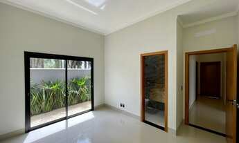 Imagem 2: Casa de condomínio térrea para venda com 203 metros quadrados com 3 quartos