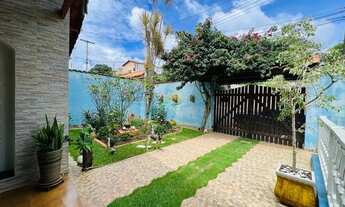 Imagem 2: Oportunidade de Excelente Casa com Pomar e Lago Ornamental em Mairiporã/SP