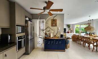 Imagem 7: Casa de condomínio a 50 metros do mar com 5 suítes e piscina privativa